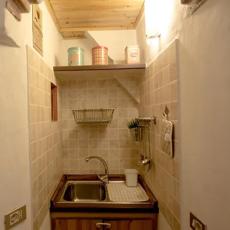 Locazione Turistica Osteria Del Guanto Lägenhet *